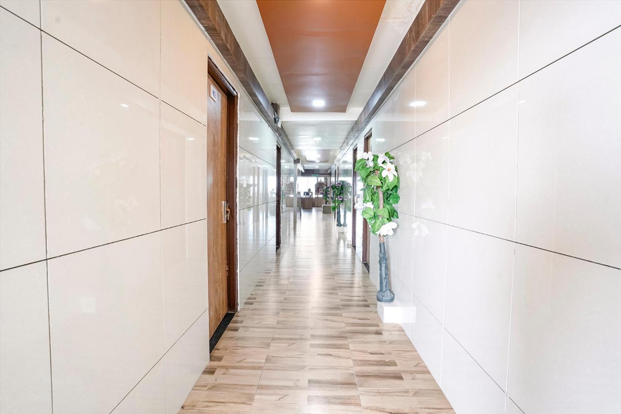 Fabhotel Galaxy I Ahmadábád Exteriér fotografie