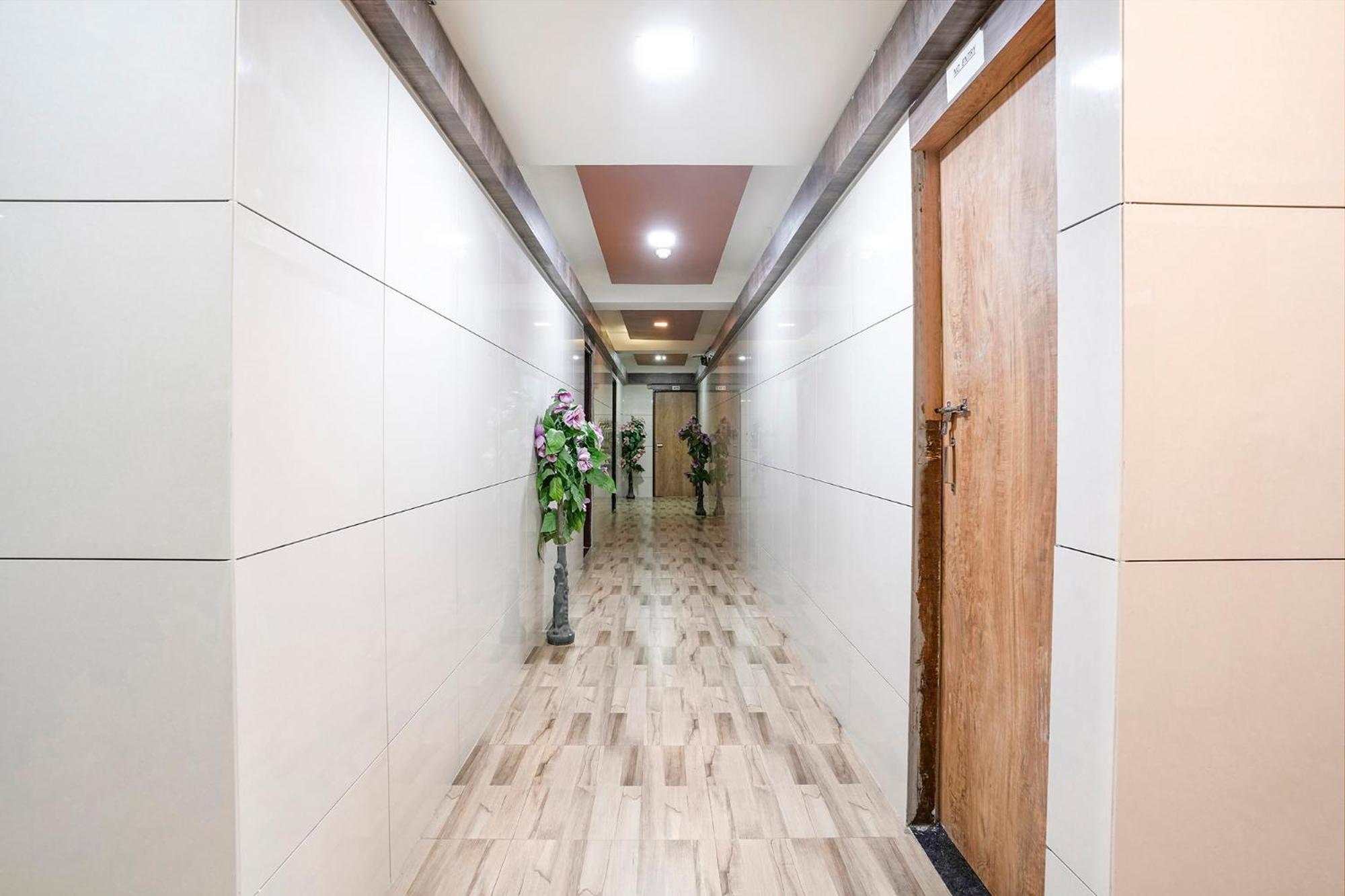 Fabhotel Galaxy I Ahmadábád Exteriér fotografie