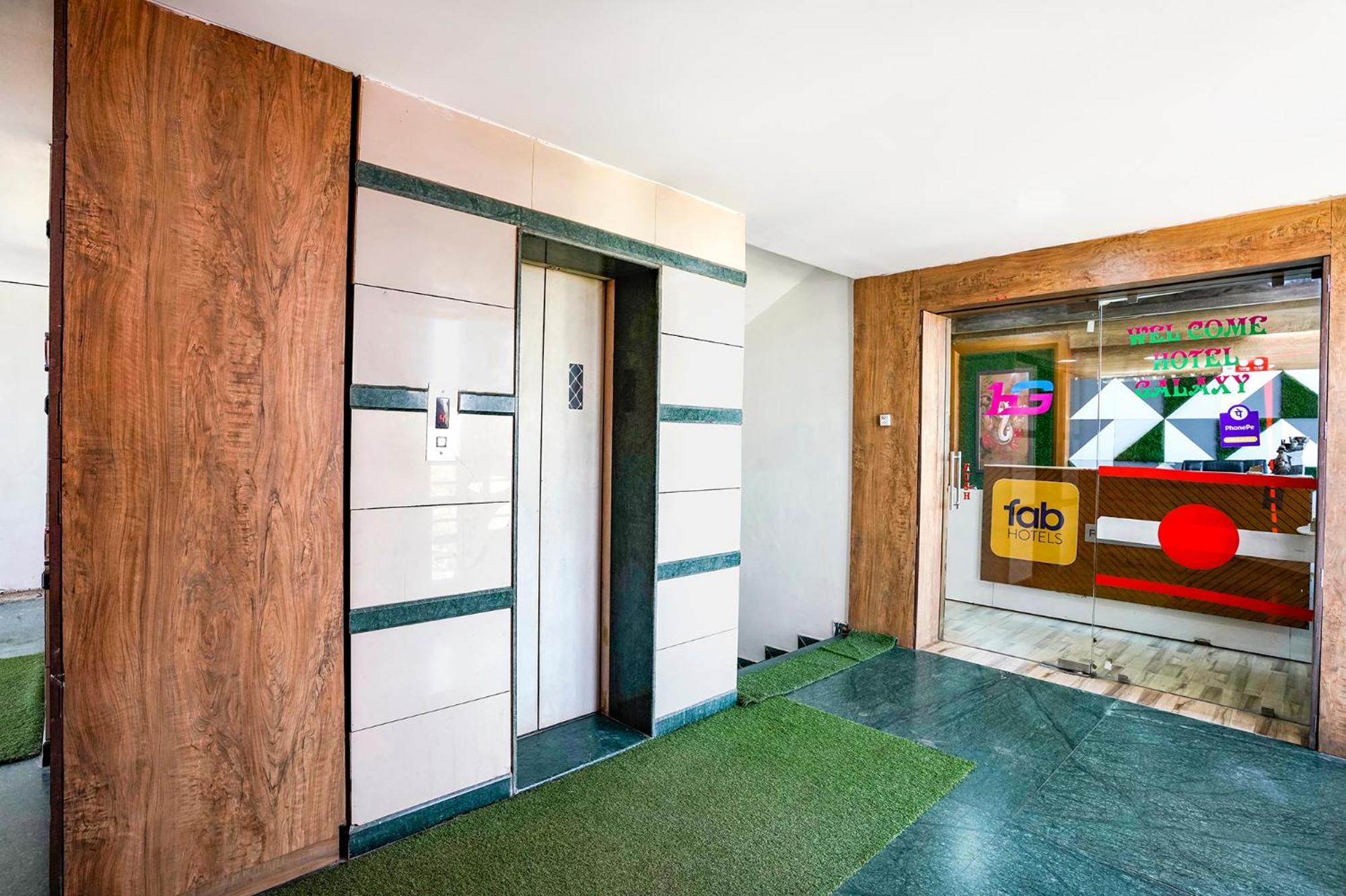 Fabhotel Galaxy I Ahmadábád Exteriér fotografie